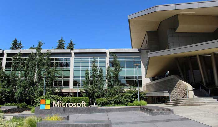 Microsoft licenzia 10mila dipendenti. Lettera del Ceo