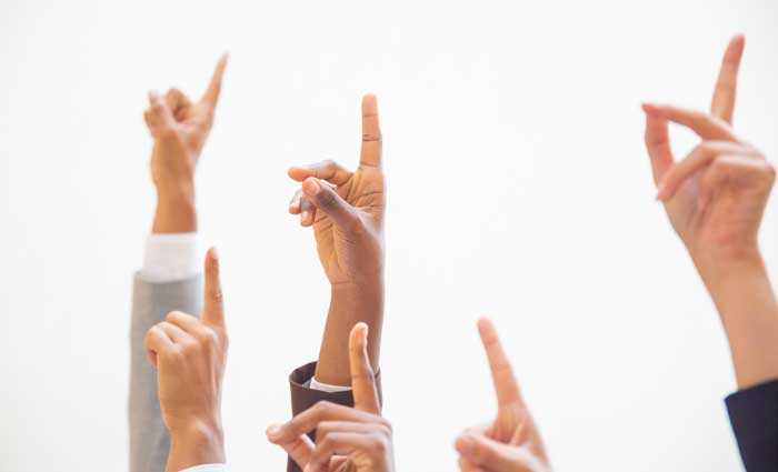 L’alzata di mano (e d’intenti) sull’AI generativa