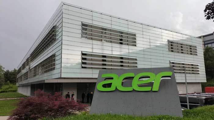 Acer, 50 anni, alza l’attenzione verso le aziende